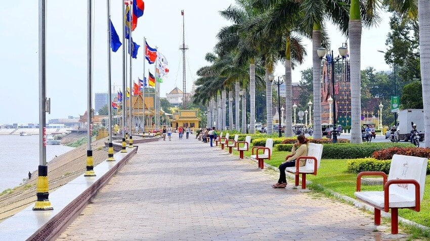 Phnom Penh Travel Guide, Promenade