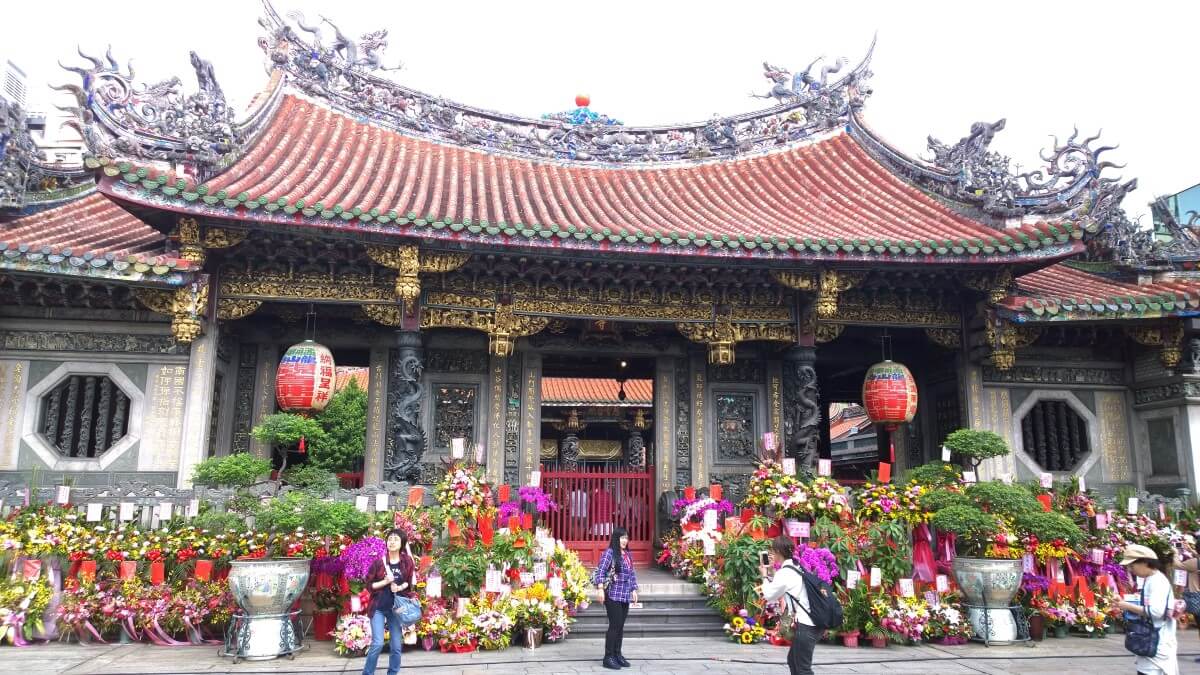 Colourful temple in Taipei, Taiwan